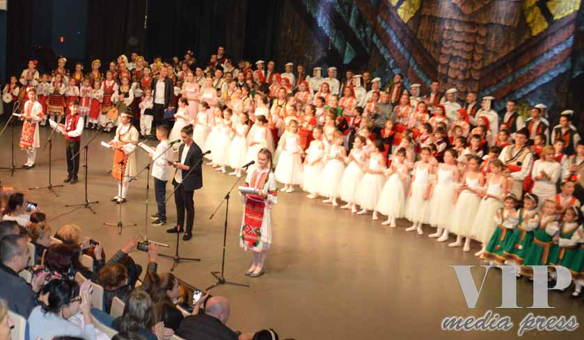 Децата на Благоевград поднесоха вълнуващ благотворителен концерт-спектакъл по случай Деня на християнското семейство