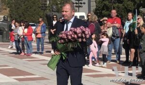 Радослав Тасков сведе глава пред делото на българските възрожденци братята Димитър и Константин Миладинови 2