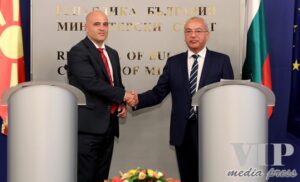Министър-председателят Гълъб Донев разговаря с премиера на Република Северна Македония Димитър Ковачевски