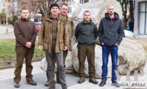 Горски и журналисти залесиха района около паметната плоча на майор Орлински в Благоевград