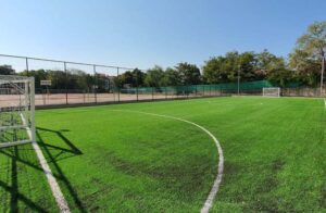 Готова е новата спортна площадка по мини футбол в двора на Ii ОУ „Христо Смирненски“ и ПГ „Яне Сандански“!