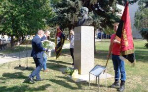 Радослав Тасков, присъства на ритуал по поднасяне на венци и цветя пред бюст паметника на Тодор Александров 2