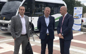 Председателят на Общински съвет Благоевград, Радослав Тасков и Йосиф Кочев, присъстваха на официална церемония, на която бяха презентирани шест нови електробуса 2