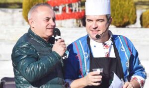 Кулинарната демонстрация на Иван Звездев събра стотици на Празника на младото вино в Сандански!