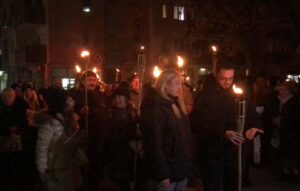 С факелно шествие благоевградчани поискаха „Правосъдие на светло Да спрем насилието над жените“
