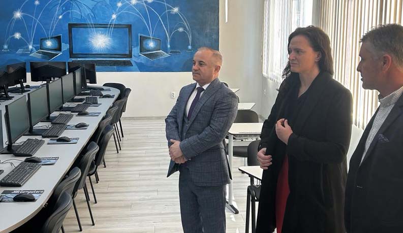 Нов кабинет по информационни технологии откриха в Спортно училище Пейо Яворов, Сандански